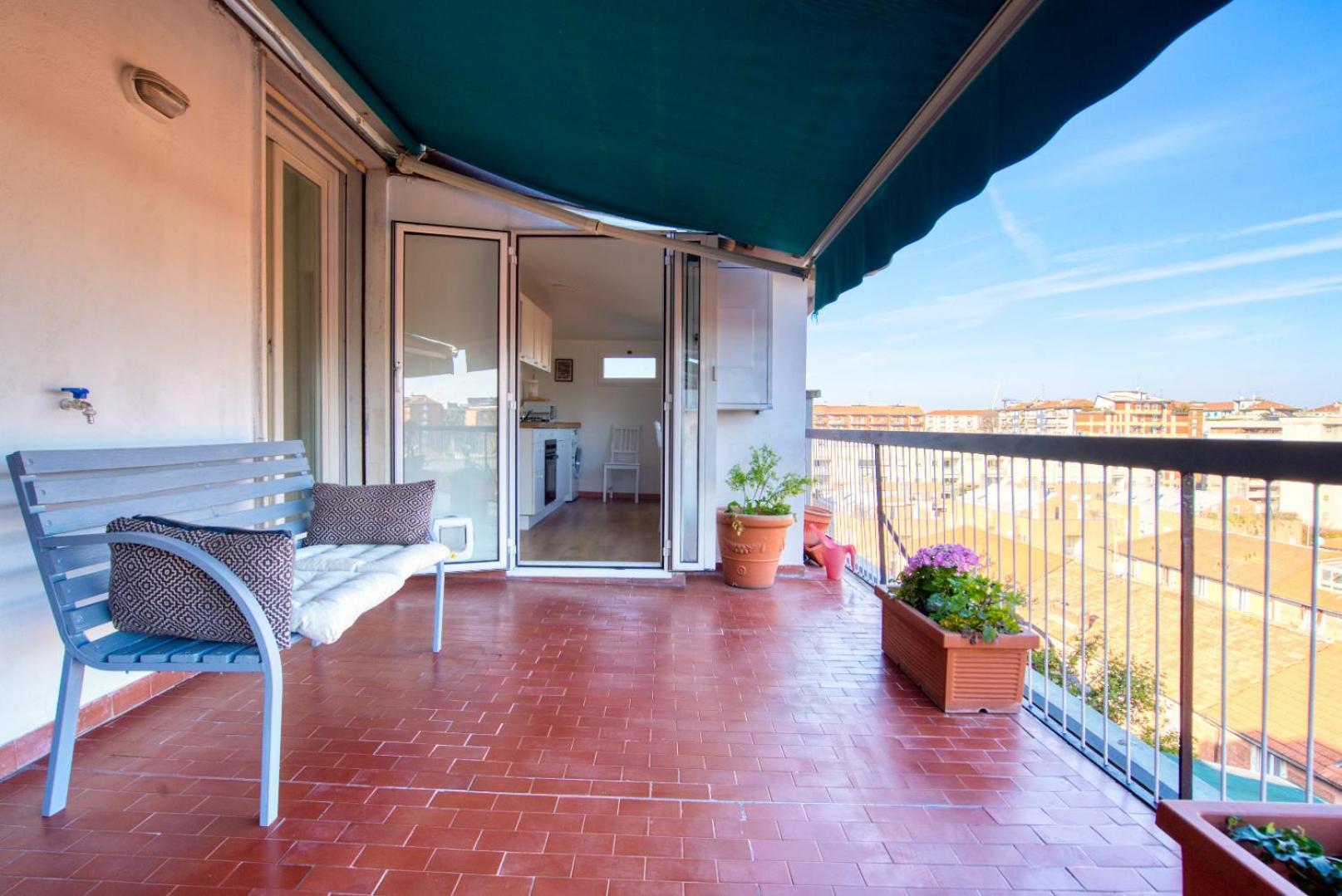 Spacious Penthouse With Panoramic Terrace - 20 Minutes From Duomo Apartamento Milão