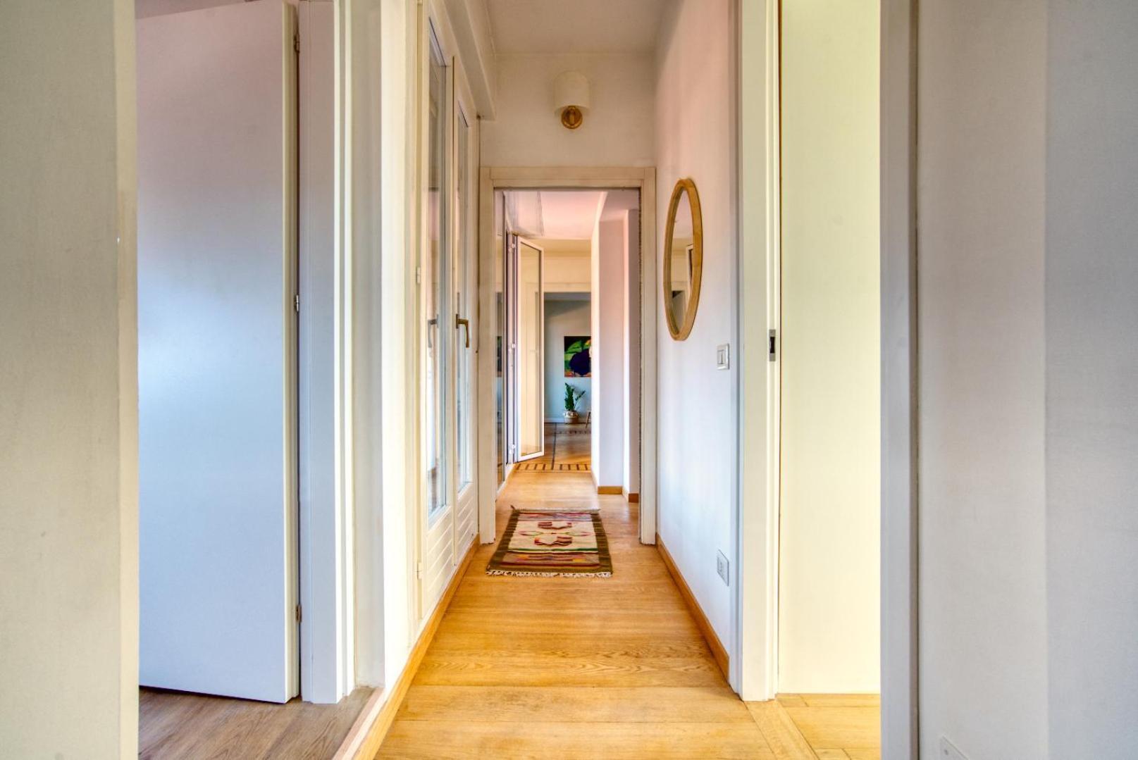 Apartamento Spacious Penthouse With Panoramic Terrace - 20 Minutes From Duomo *