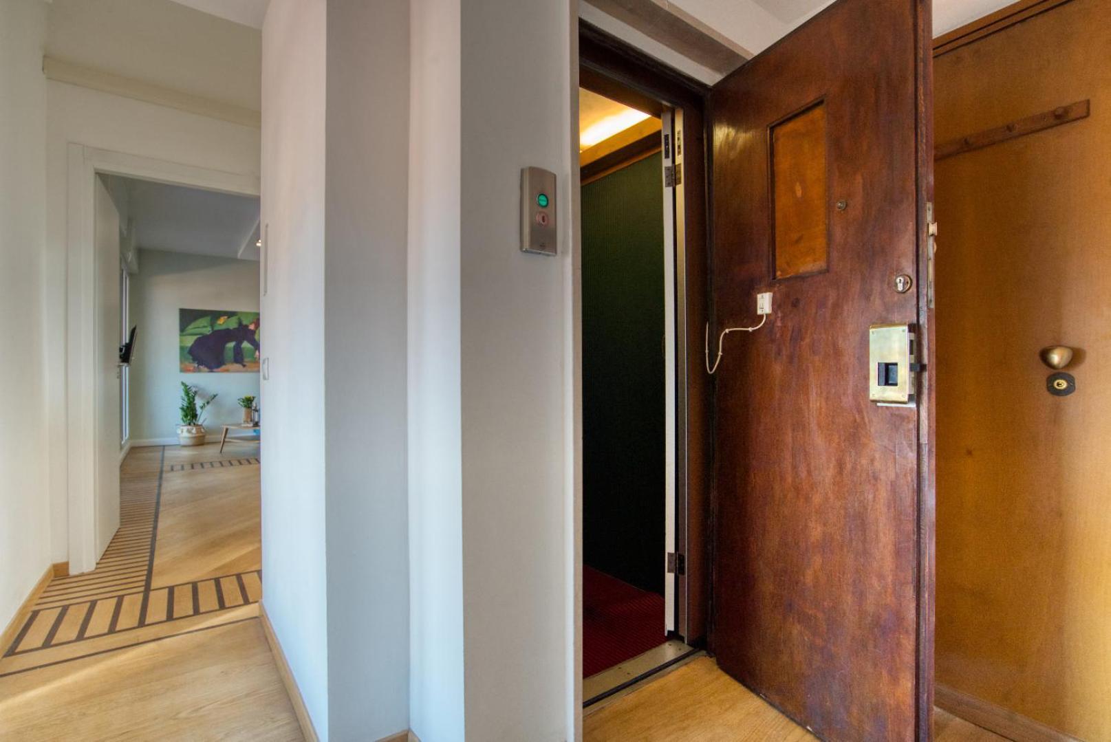 Spacious Penthouse With Panoramic Terrace - 20 Minutes From Duomo Apartamento