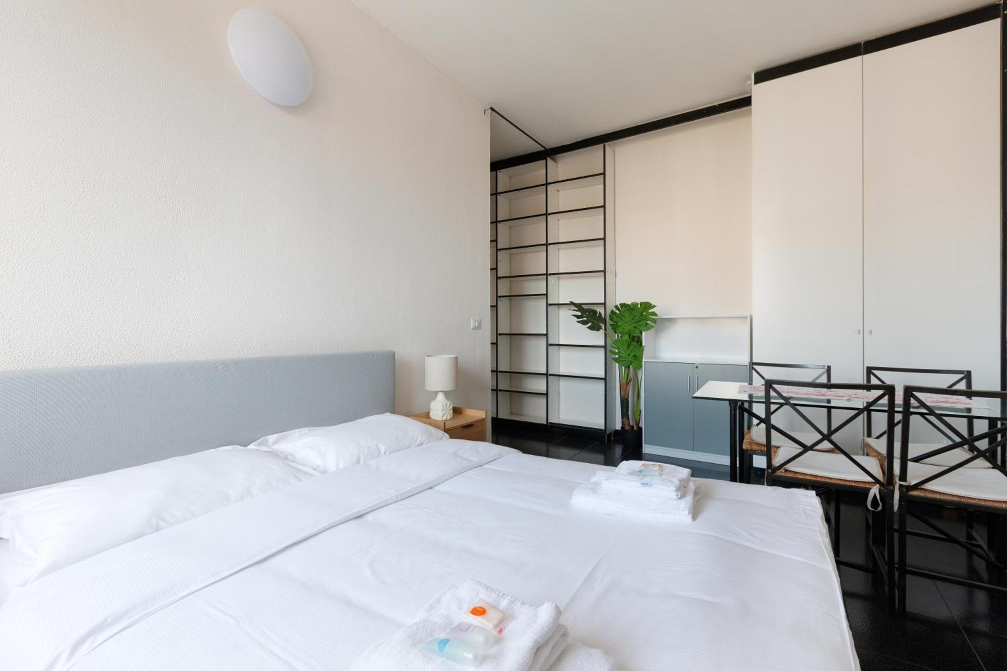 Corvetto M3 - Comfy Apt. With Balcony! Apartment Milan