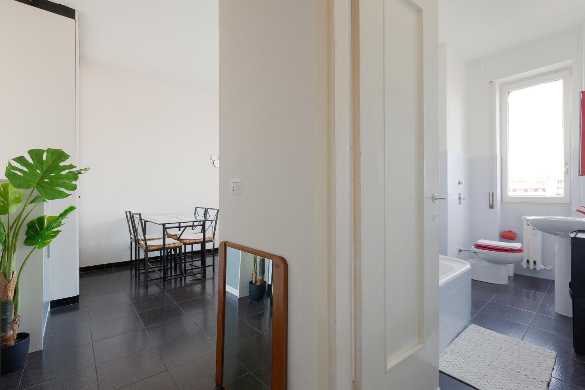 Corvetto M3 - Comfy Apt. With Balcony! Milan