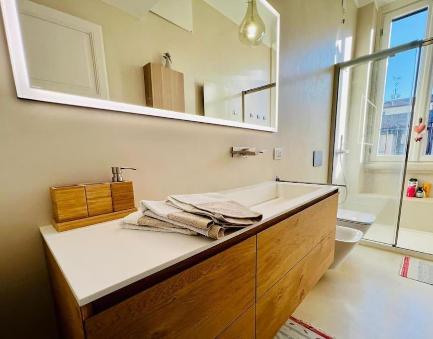 Magnifico D'epoca Ai Navigli Apartment