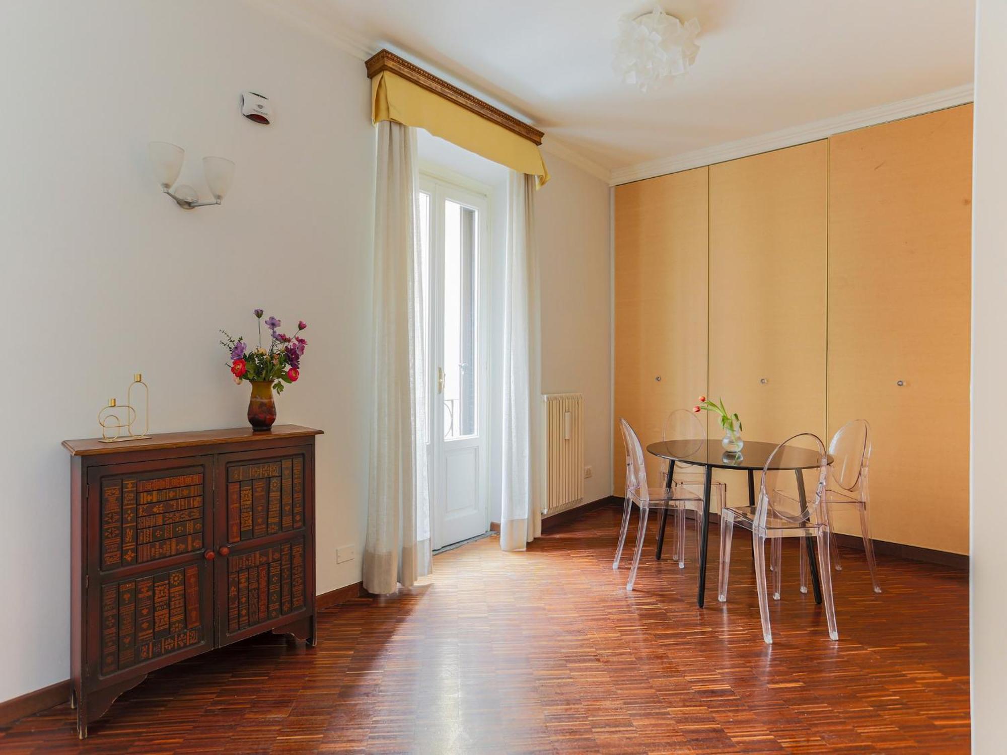 The Best Rent - Spacious One-bedroom Near The Columns Of San Lorenzo Apartment