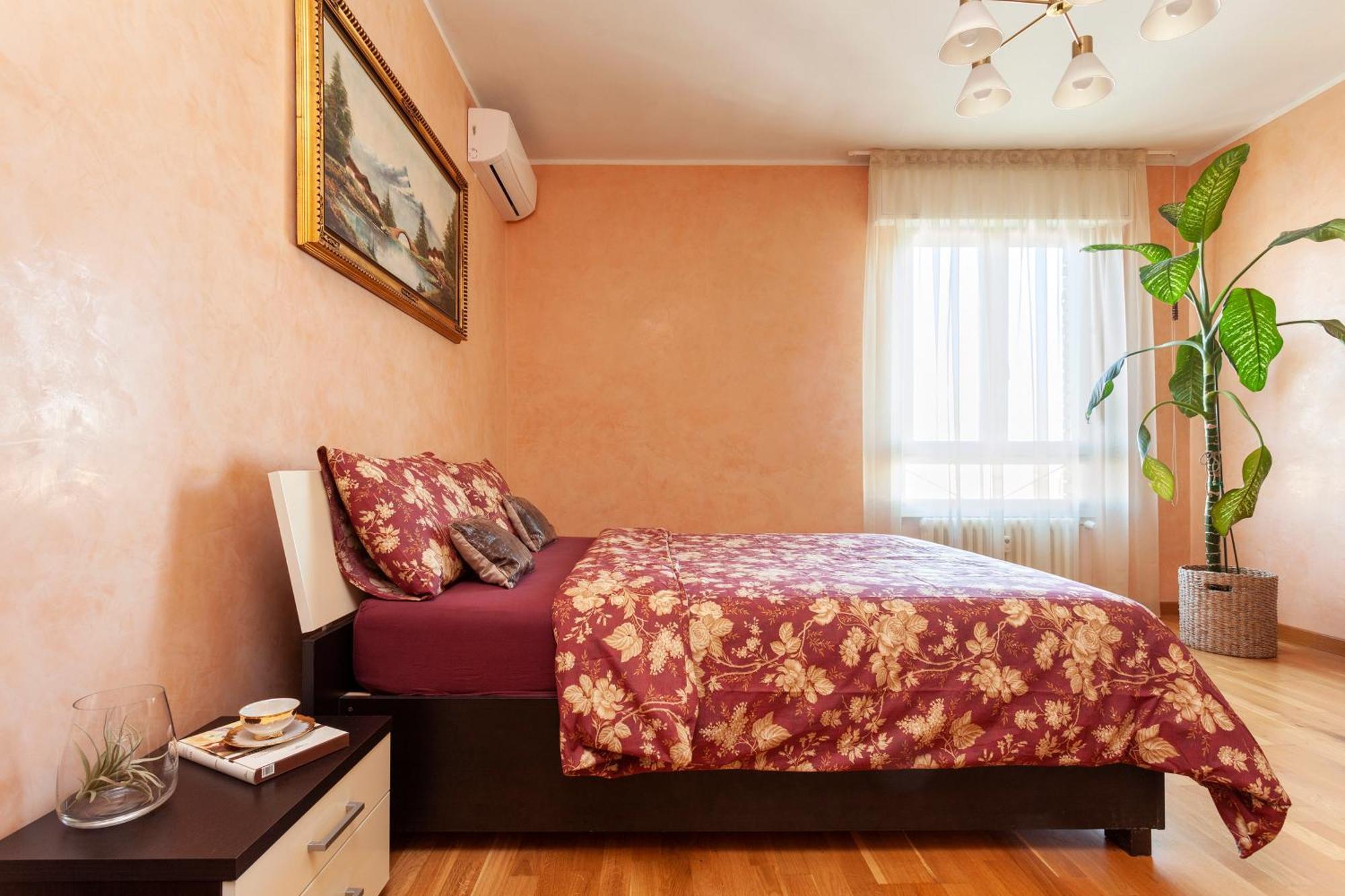 Two Spacious Bedrooms 1 Minute To Metro Stop Milão