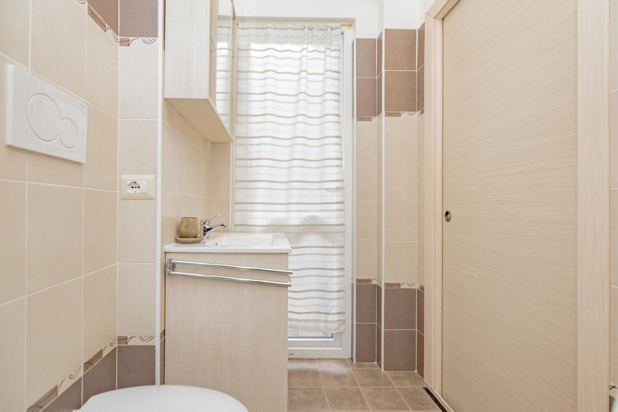 2 Bedroom - Buzzi Hospital, Sempione, Mico, 100mt Metrom5 Apartment *