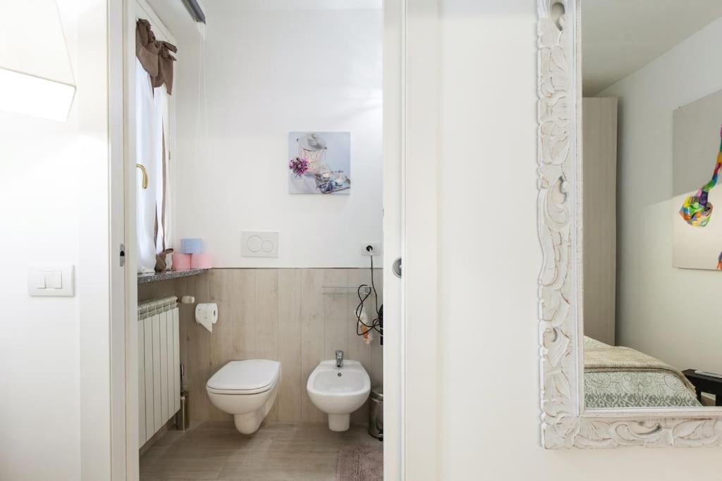 Elegant Triplex Townhouse With Luxe Terrace Milan