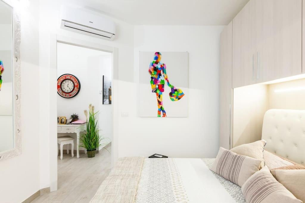Apartment Elegant Triplex Townhouse With Luxe Terrace