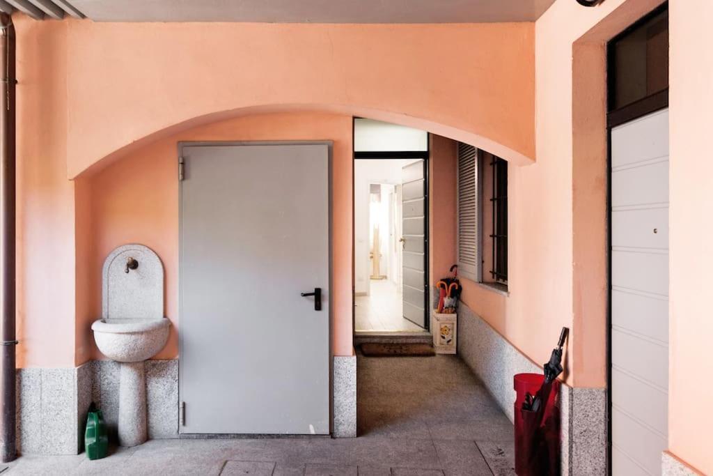 Apartment Elegant Triplex Townhouse With Luxe Terrace