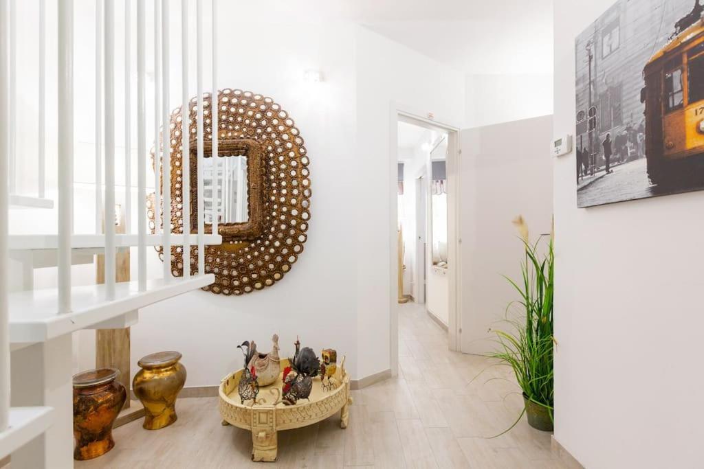 Apartment Elegant Triplex Townhouse With Luxe Terrace