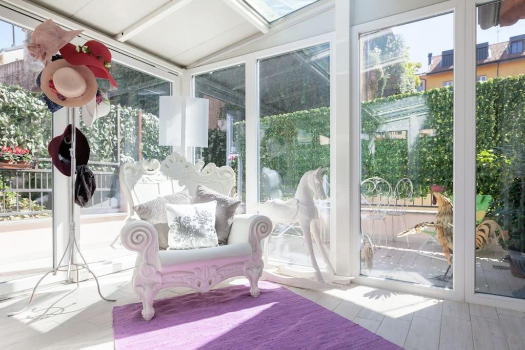 Apartment Elegant Triplex Townhouse With Luxe Terrace