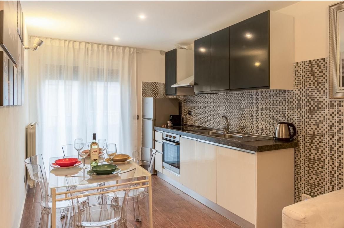 Apartment People In Milan