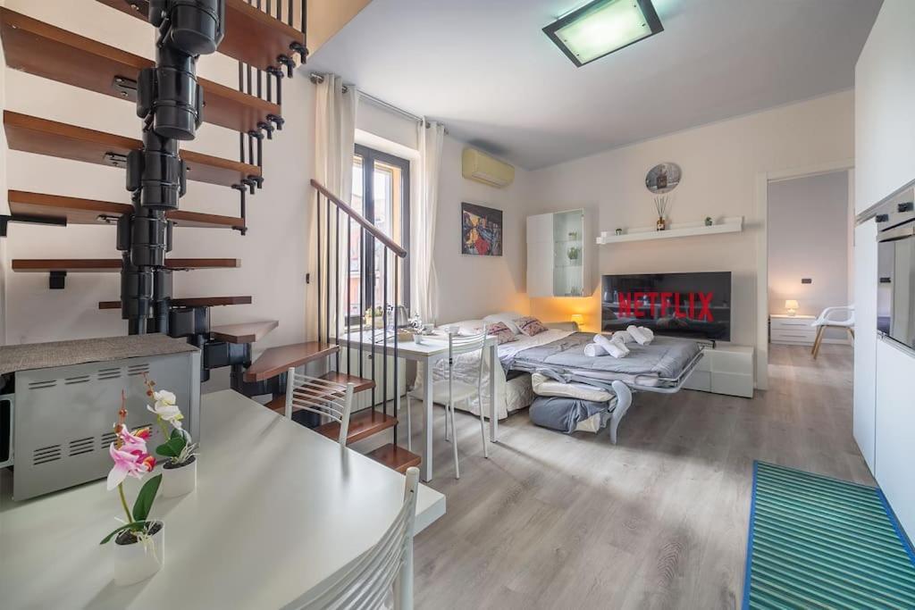 Apartment Ampio Quadrilocale Navigli/forum + Free Parking Milan