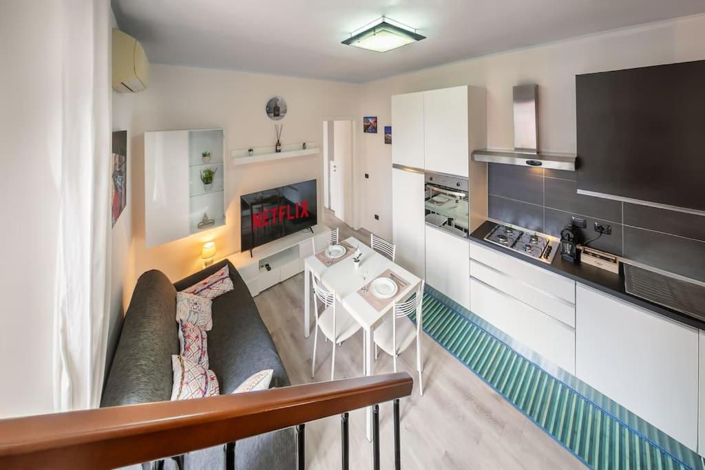 Ampio Quadrilocale Navigli/forum + Free Parking Apartment