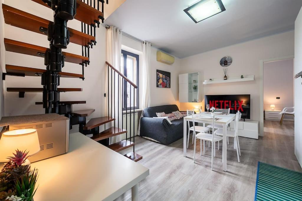 Apartment Ampio Quadrilocale Navigli/forum + Free Parking *