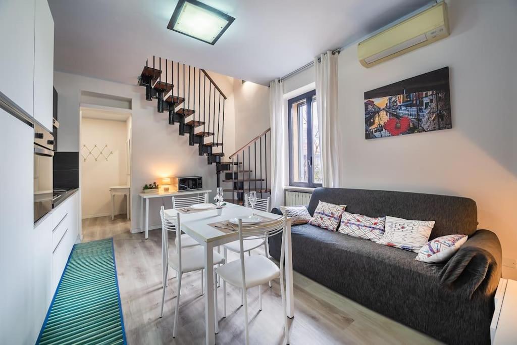 Ampio Quadrilocale Navigli/forum + Free Parking *