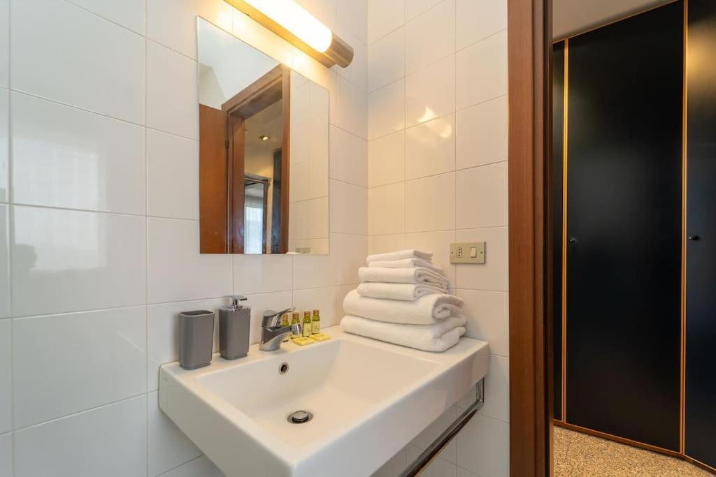 5 Giornate Apt Con Terrazzo E Garage Privato *
