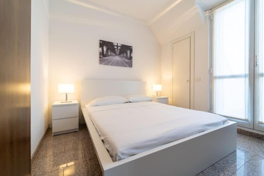 Apartment 5 Giornate Apt Con Terrazzo E Garage Privato *