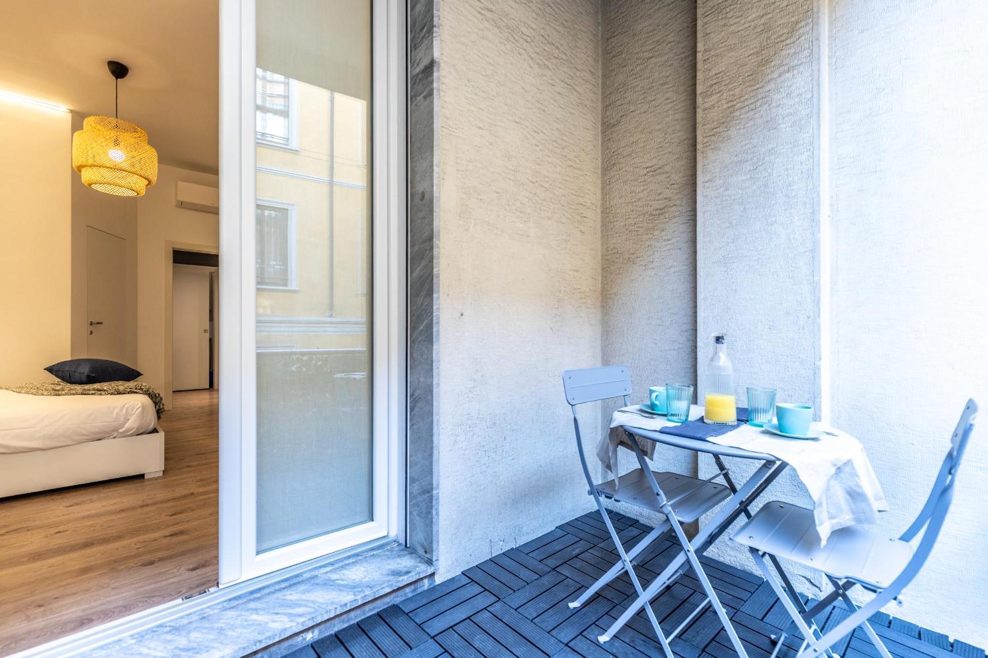 Stayeasy Quadronno33 - 3 Bedrooms, 2 Baths - Duomo Walking Distance Apartment *