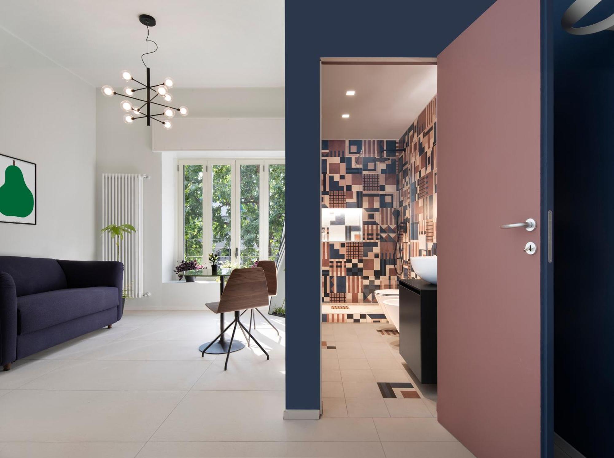 Station Apartment *