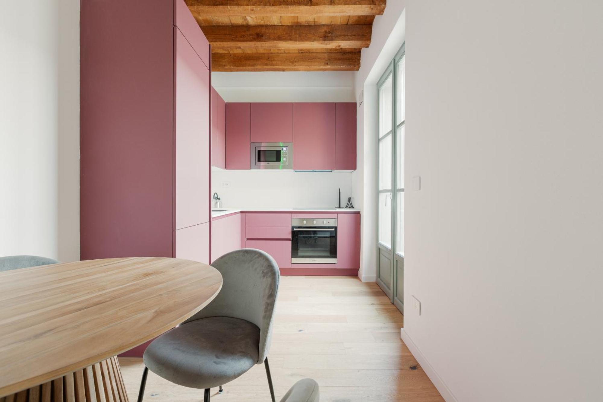 Modern In With Balcony Apartment Milan