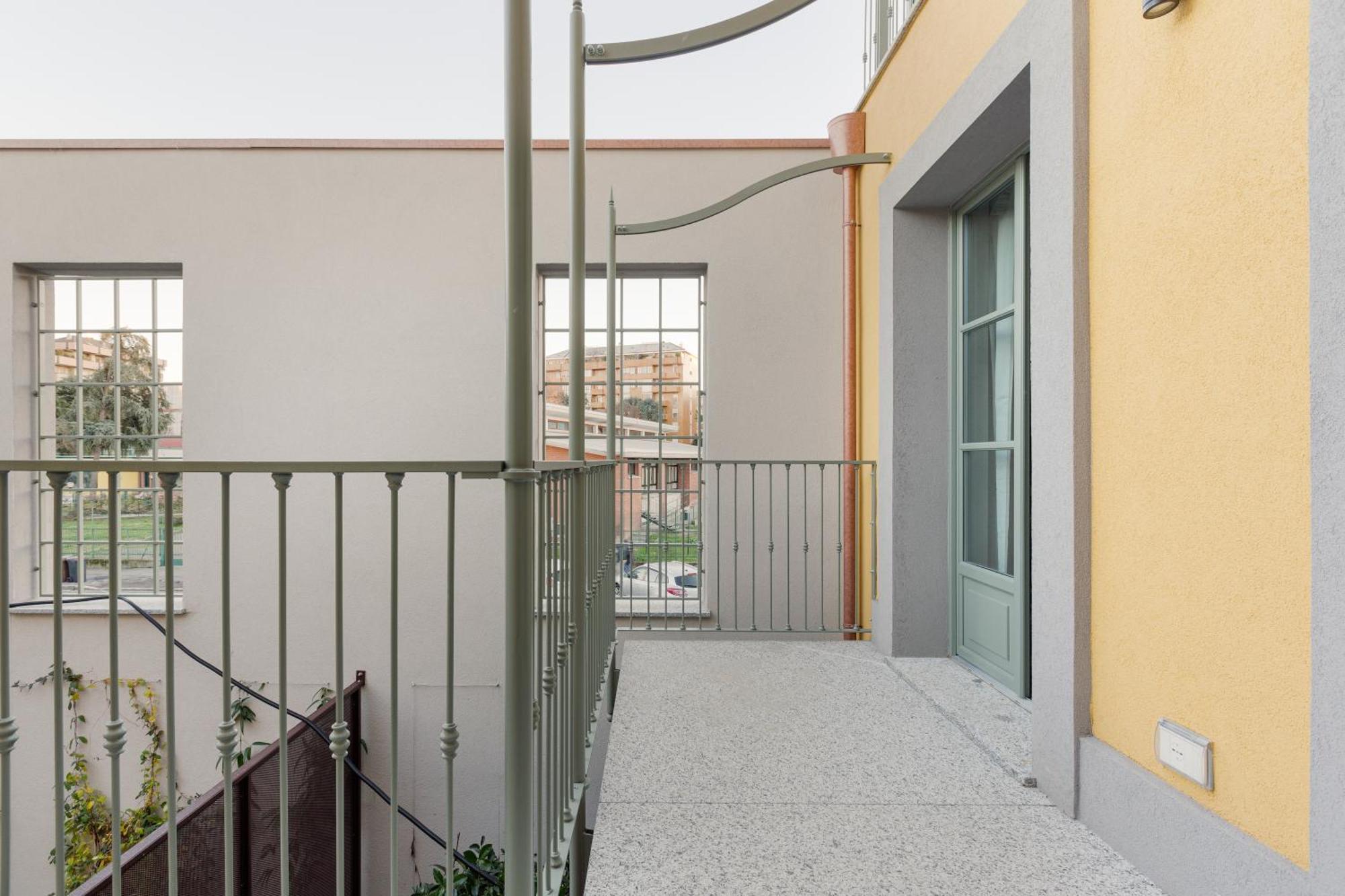 Modern In With Balcony Milan