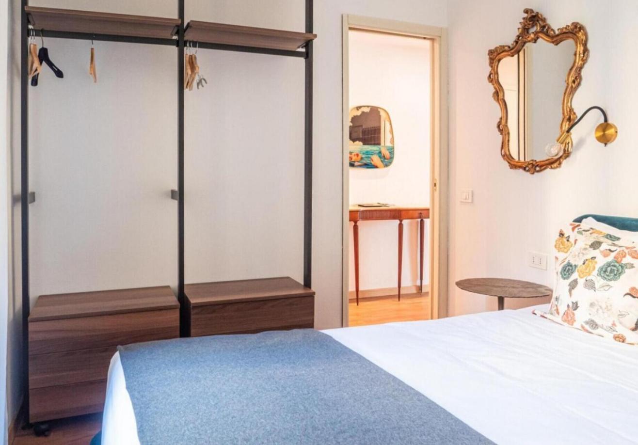 Apartment Romantic Flat On Navigli River By Easylife