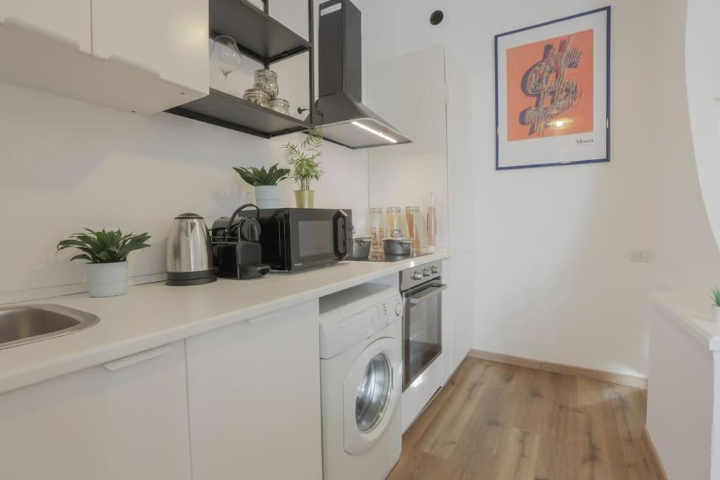 Apartment *navigli Art Attic*designarea Milan-wifi-netflix Milan
