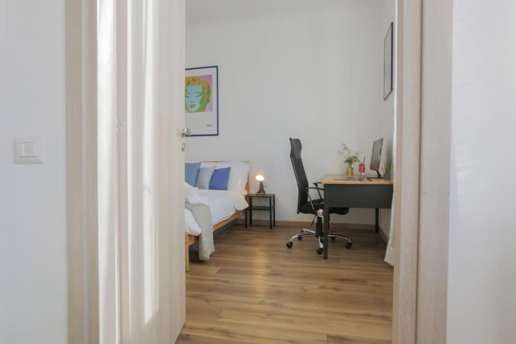 Apartment *navigli Art Attic*designarea Milan-wifi-netflix *