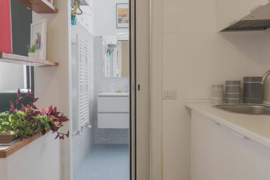 Apartment *navigli Art Attic*designarea Milan-wifi-netflix Milan