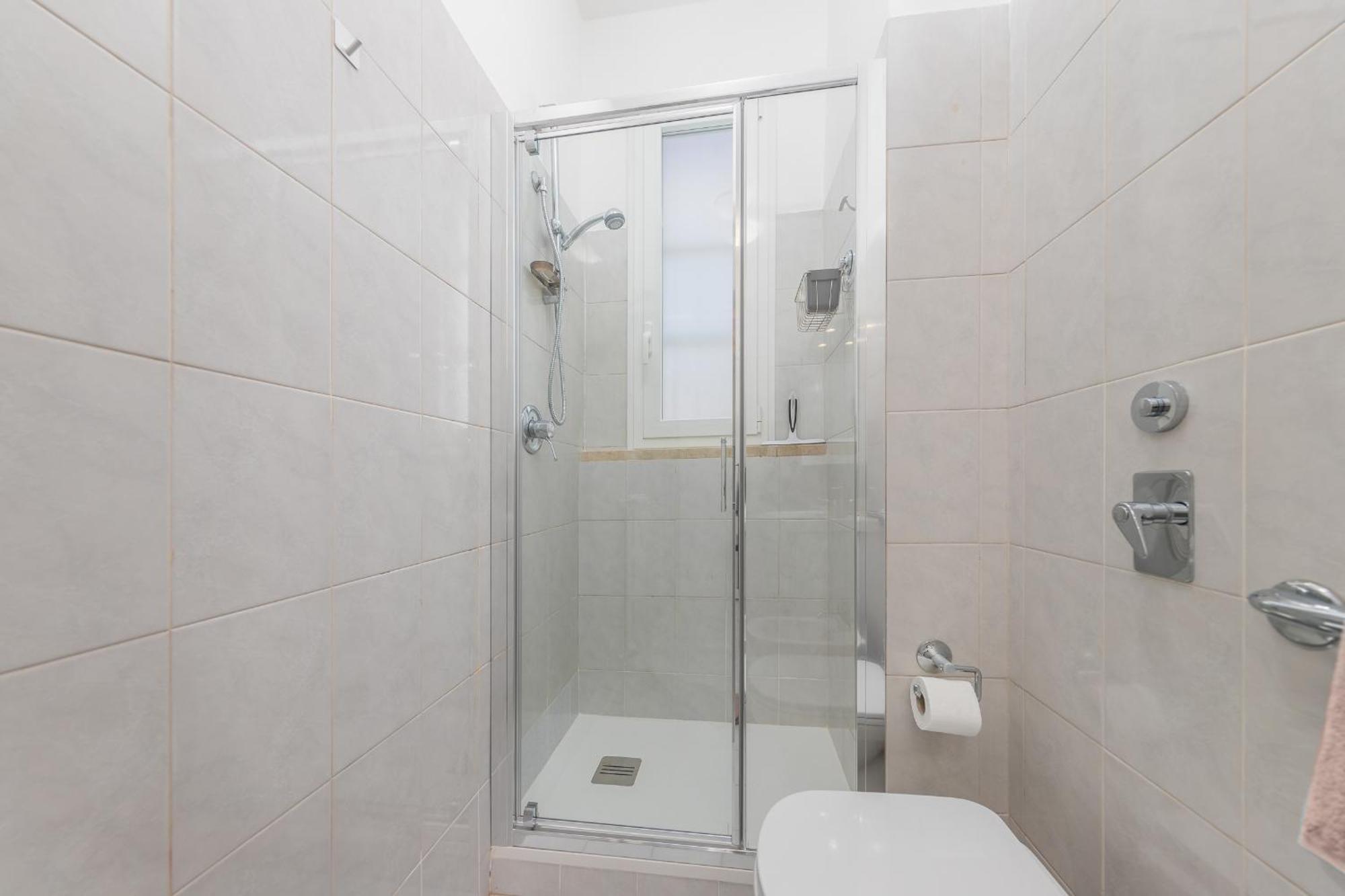 Apartment Free Private Parking - 5 Min To Metro - Access Control Guard - Quiet Milan