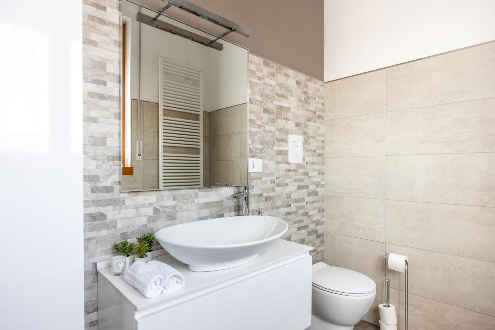 Apartment Bocconi's Nest - Close To Duomo With Terrace Milan