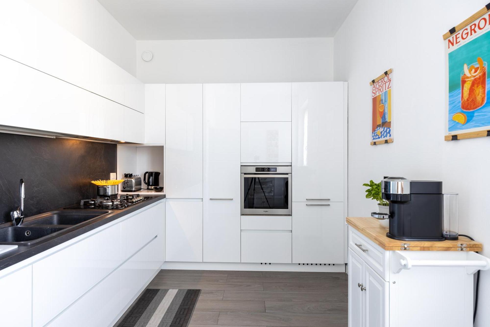 Bocconi's Nest - Close To Duomo With Terrace Apartment Milan