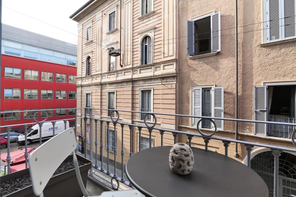 Enjoy Life Style - Tortona Porta Genova Apartment