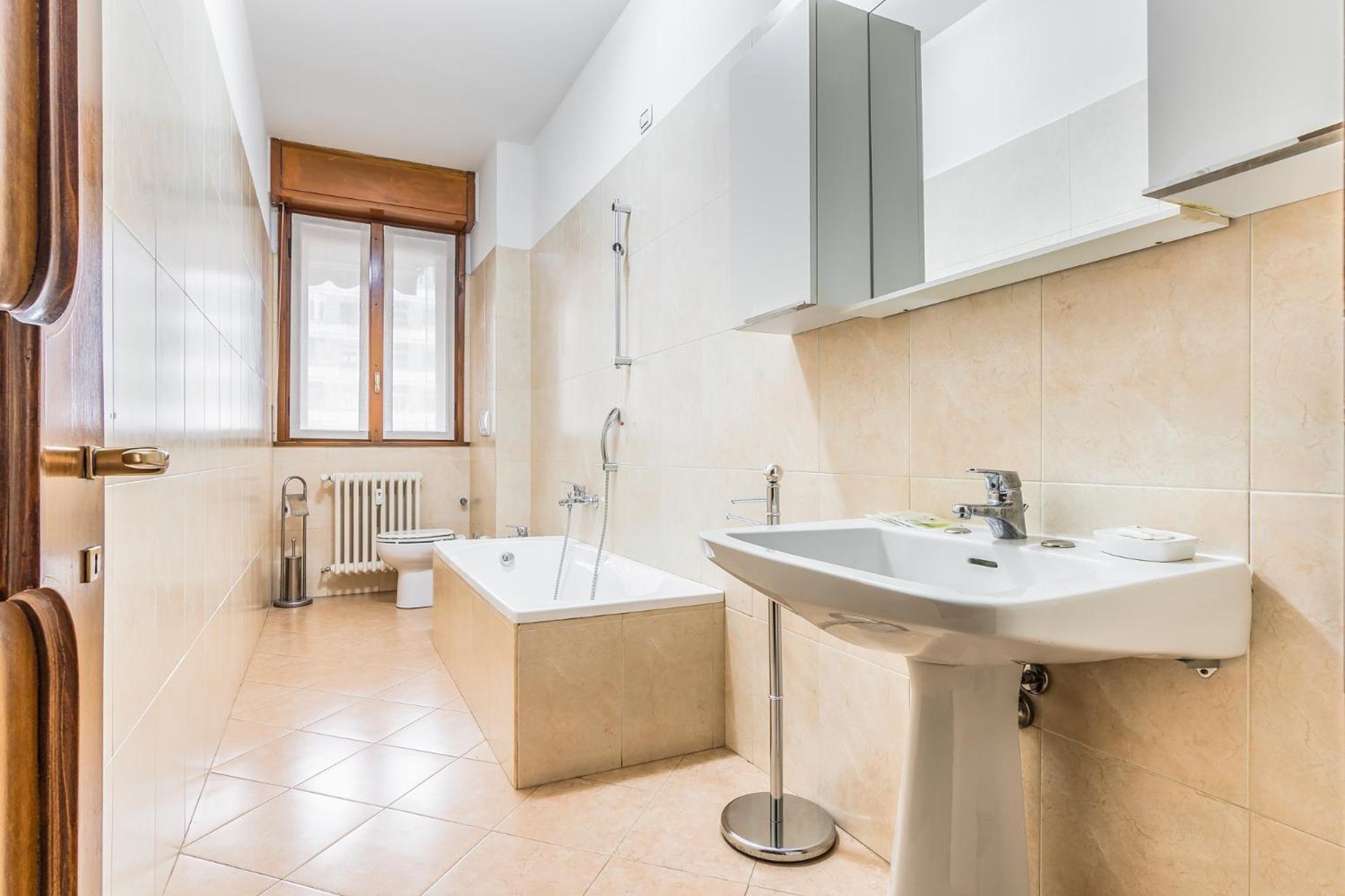 Apartment - Brand New 4 Pax Life & The Giulio Cesare 5