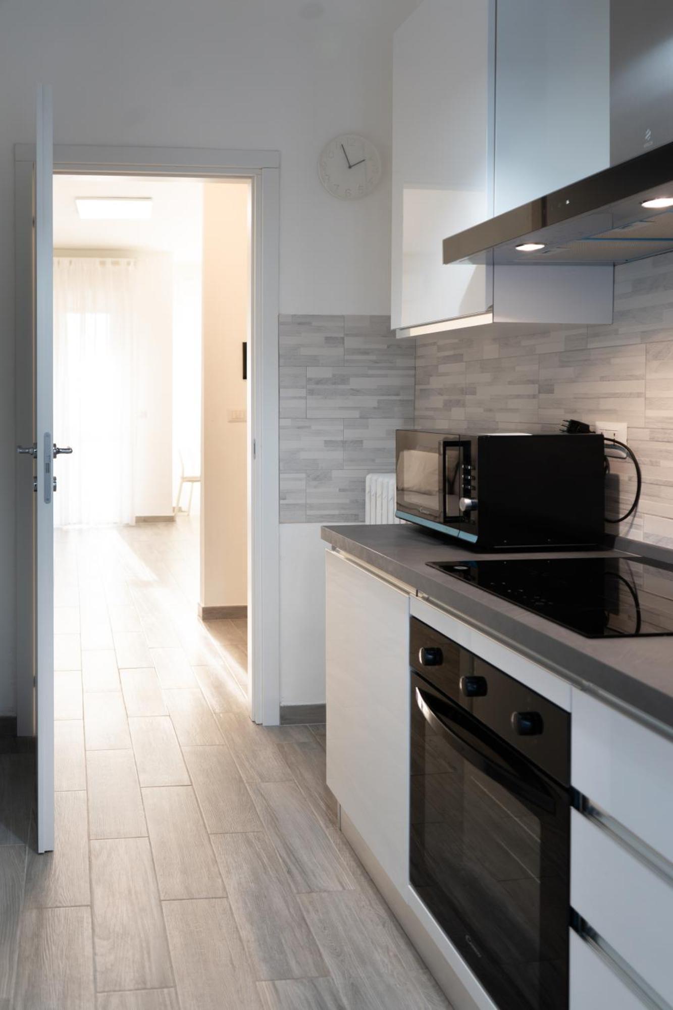Apartment 10min Rhofiera & Sansiro - 5min Metro - Ac - Freeparking Milan