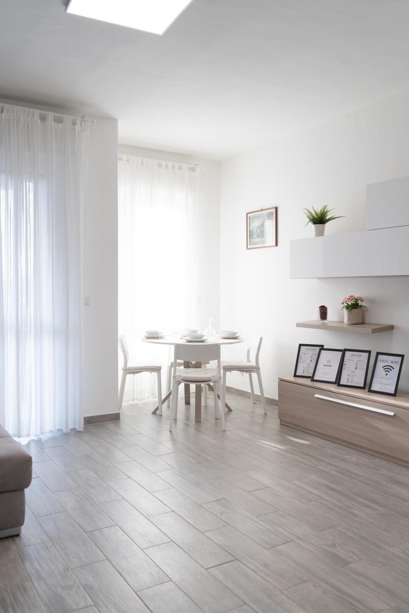 10min Rhofiera & Sansiro - 5min Metro - Ac - Freeparking Apartment Milan