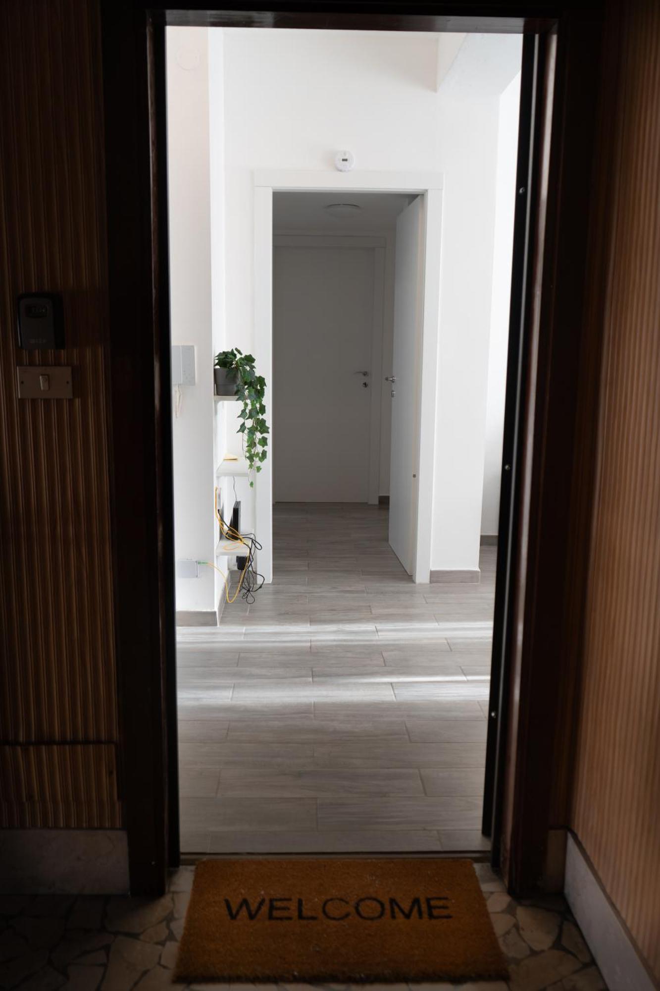 Apartment 10min Rhofiera & Sansiro - 5min Metro - Ac - Freeparking *