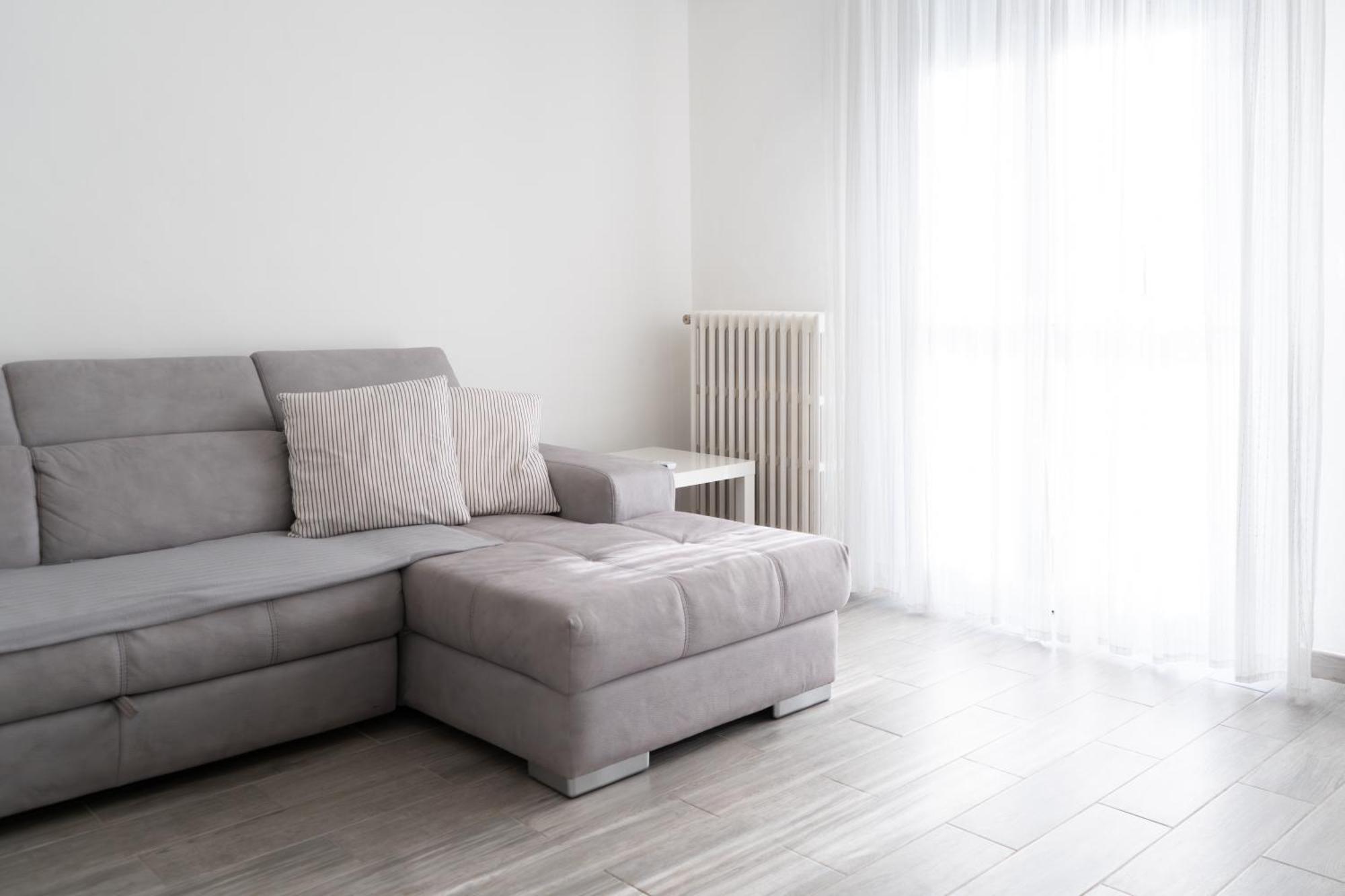 10min Rhofiera & Sansiro - 5min Metro - Ac - Freeparking Apartment