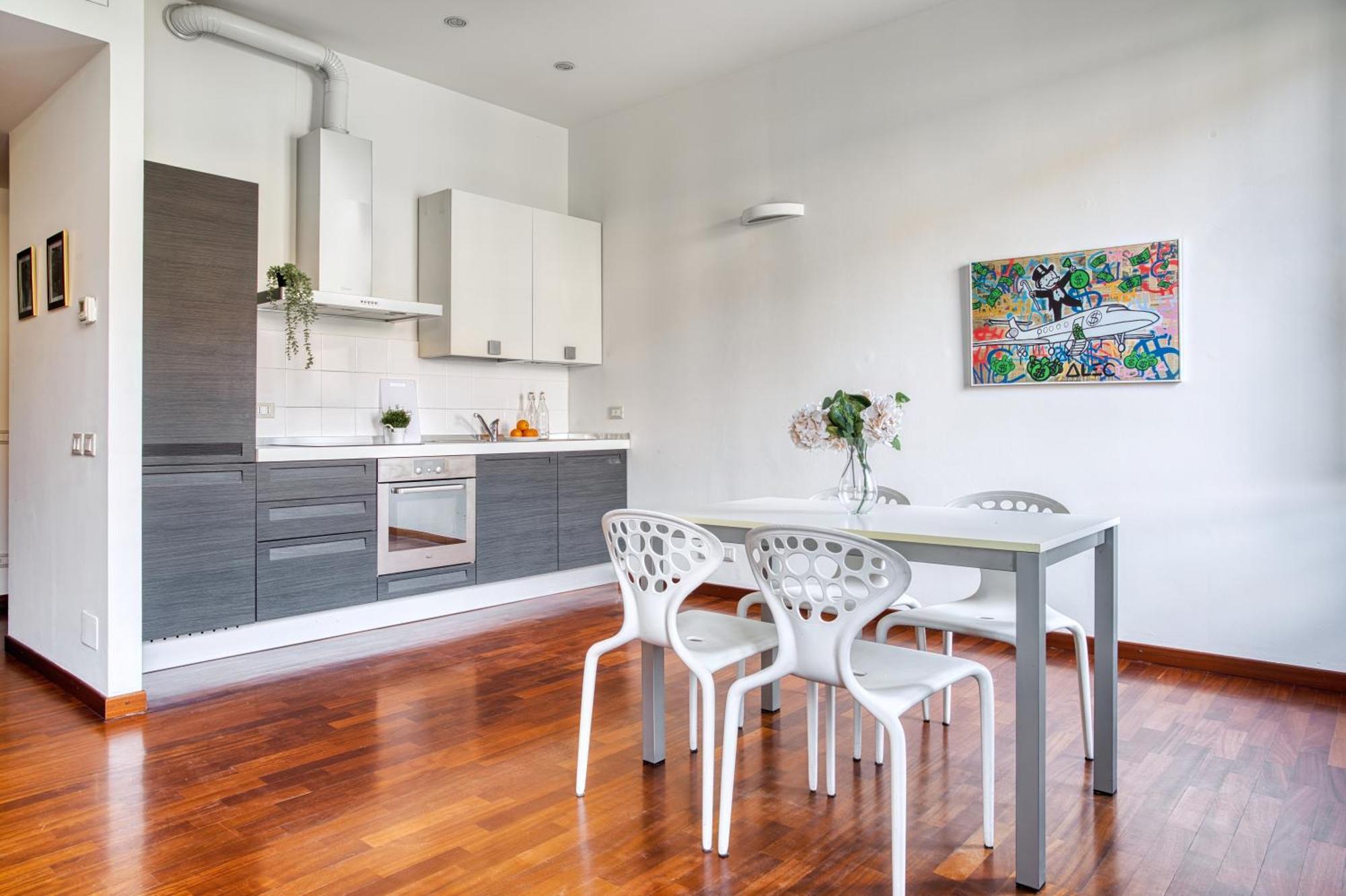 Just Urban Stays - Delightful Apartment - Porta Romana Apartment *