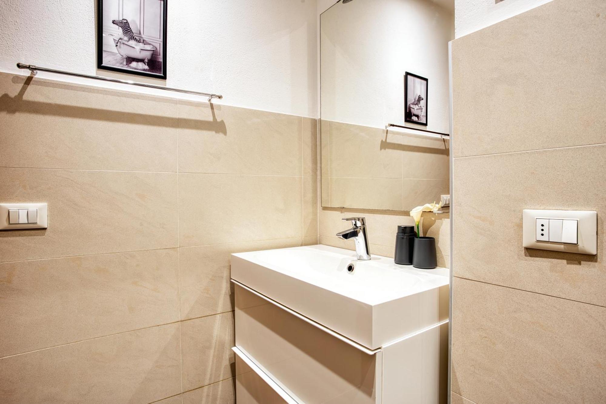 Just Urban Stays - Delightful Apartment - Porta Romana Milan