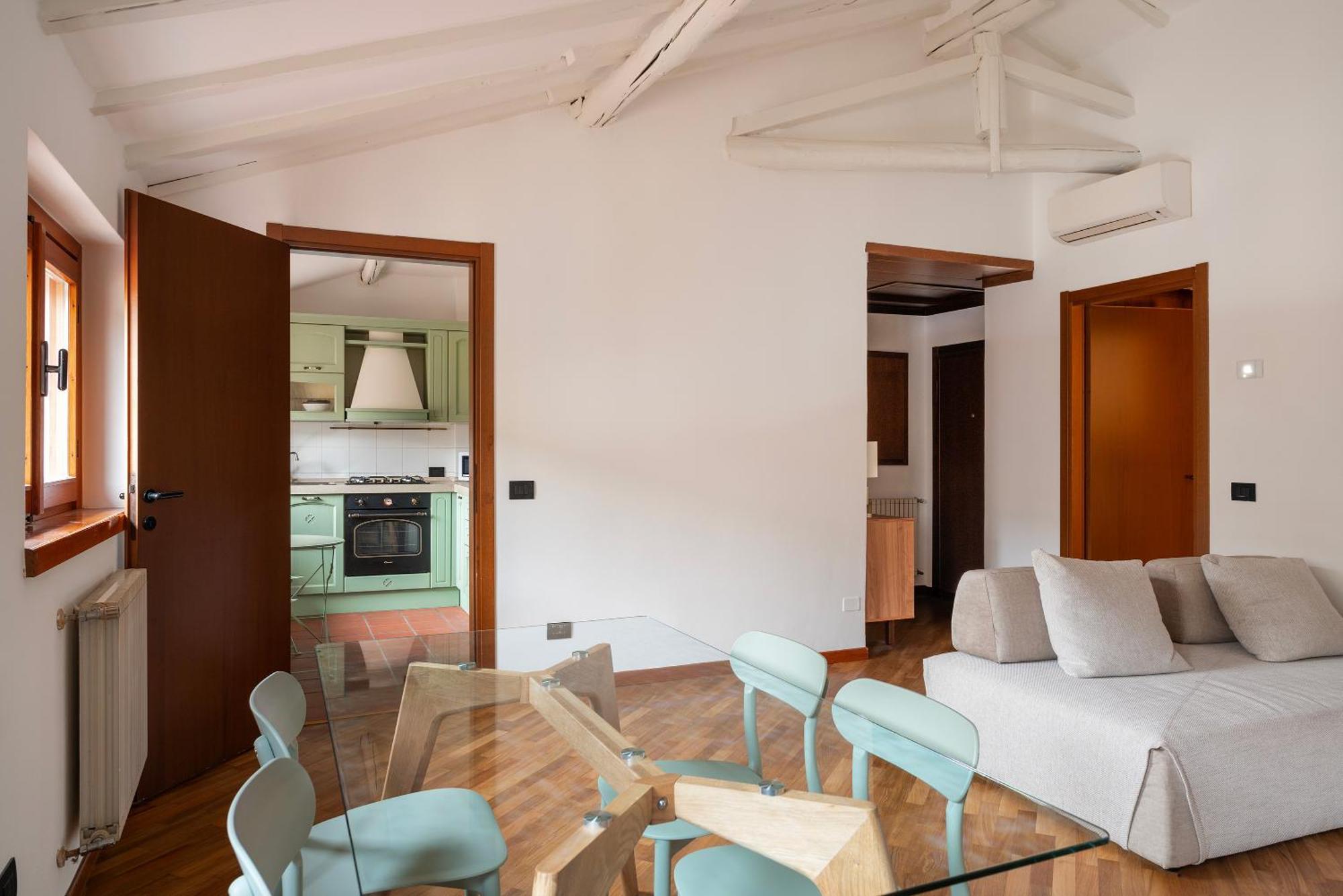 Santa Tecla Living Varese 14 * Milan