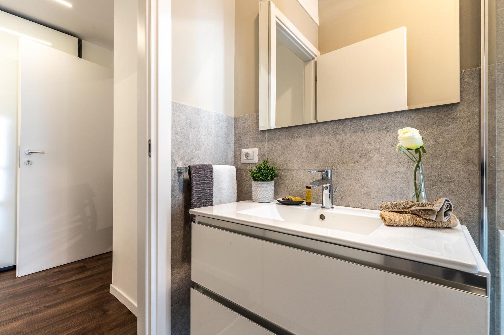 Stayeasy Cavalcanti - 3 Bedrooms, 2 Baths - Station Apartment Milan