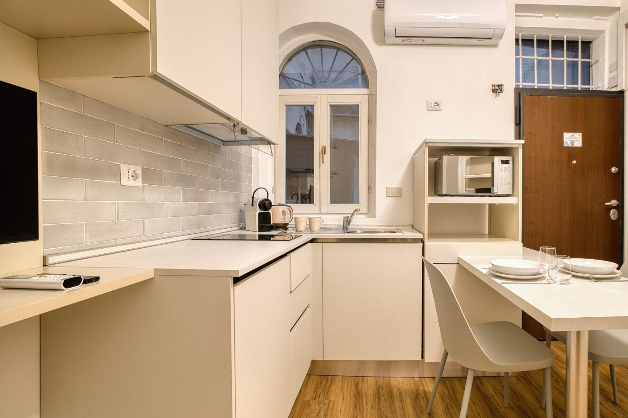 Joivy Compact Studio Near City Centre Milan