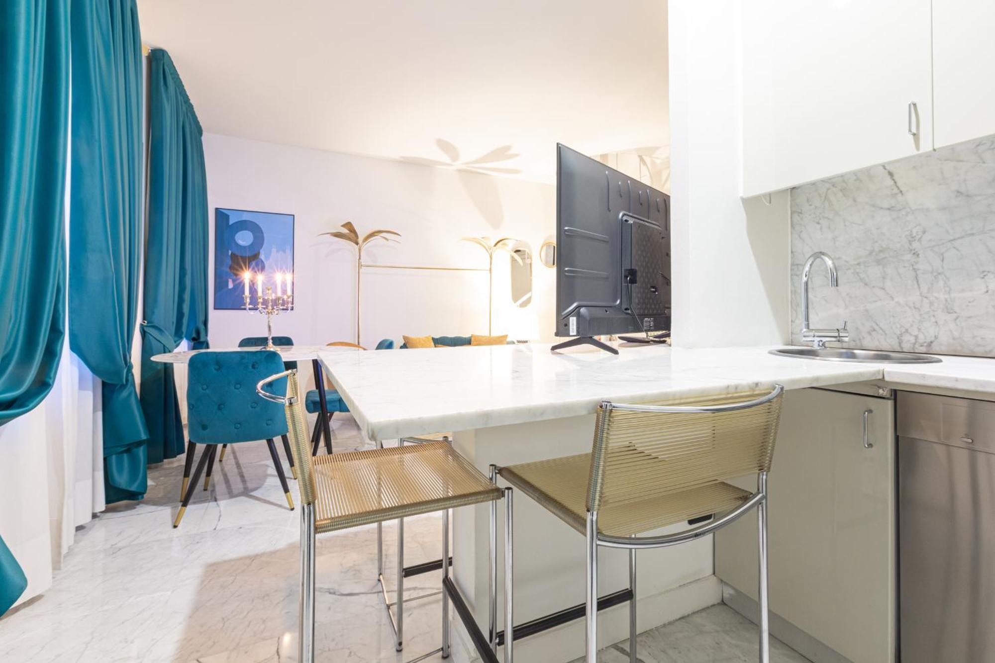 Monte Napoleone Split-level Terrace - Collection Apartment *