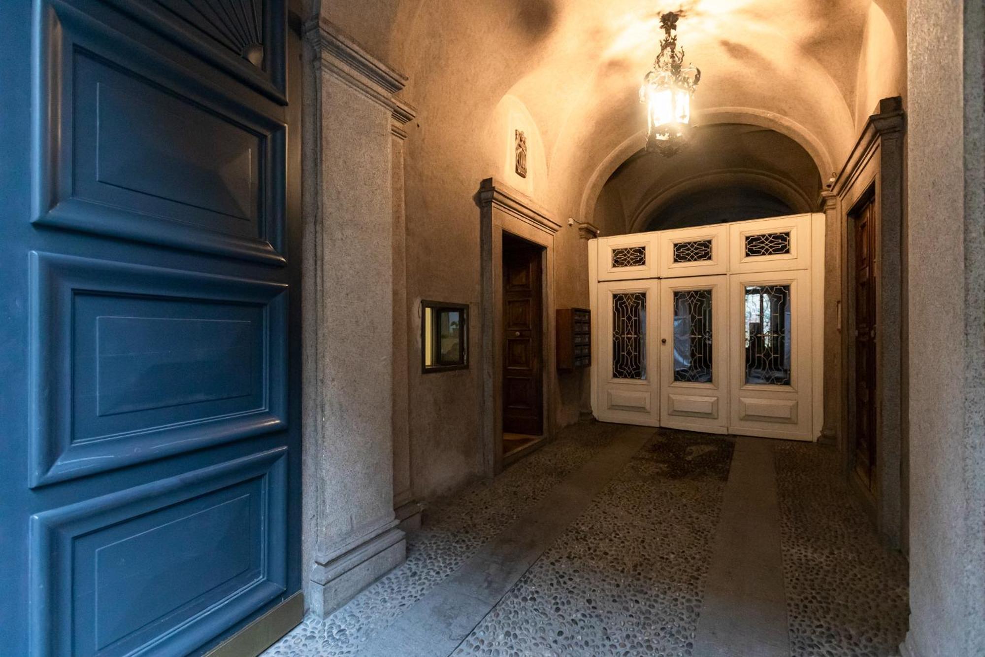 Monte Napoleone Split-level Terrace - Collection Apartment