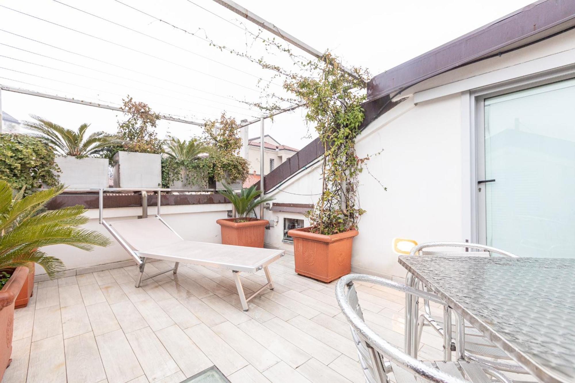 Monte Napoleone Split-level Terrace - Collection *