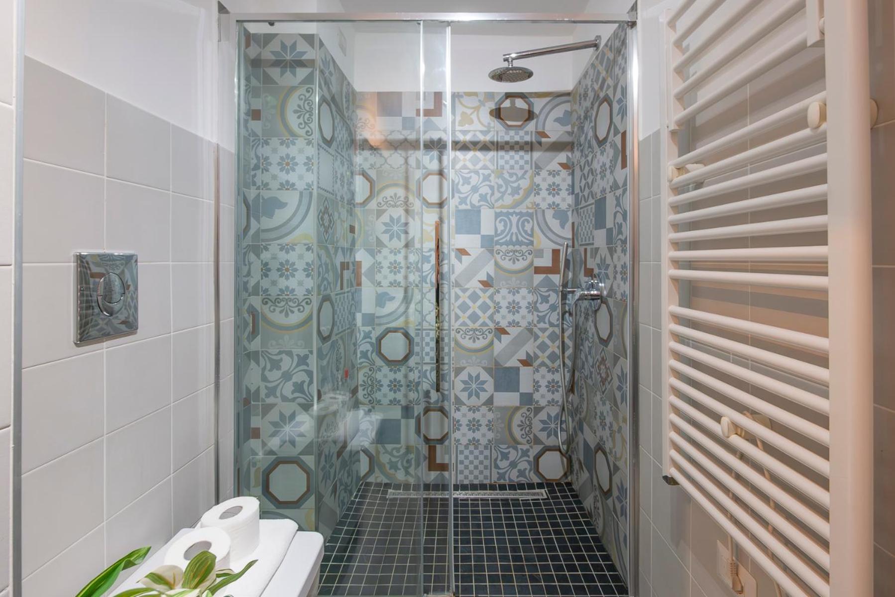 Ihost - Lomellina 14a Milan