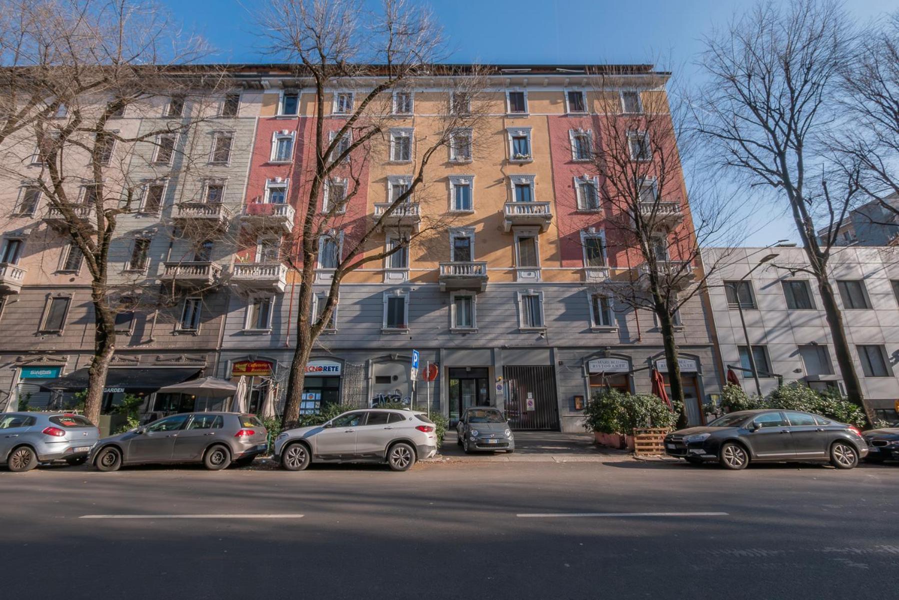 Ihost - Lomellina 14a * Milan