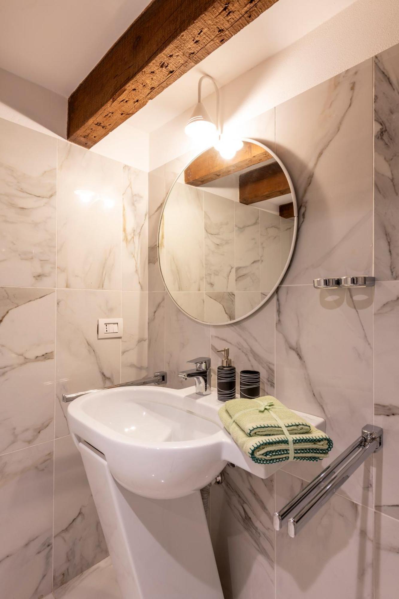 Charming Loft In Isola * Milão