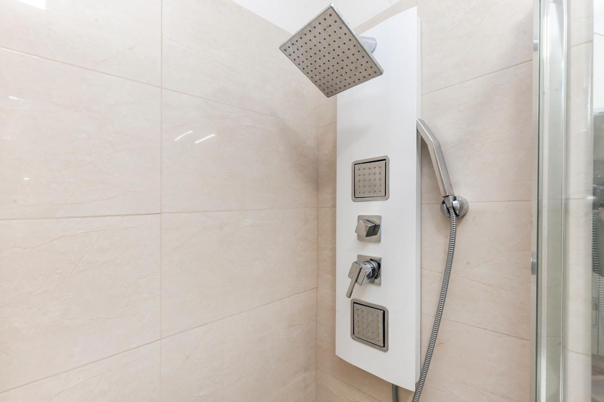 Apartment Stile E Comodita Nel Vivace Centro Di